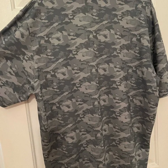 Vineyard Vines Men's Gray Camo Polo Shirt - Picture 4 of 4